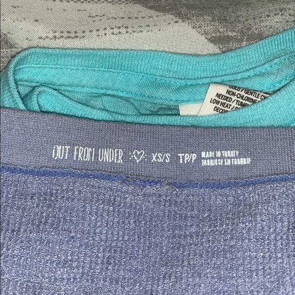 SOLD ON M E R C A R I - Picture 2 of 2